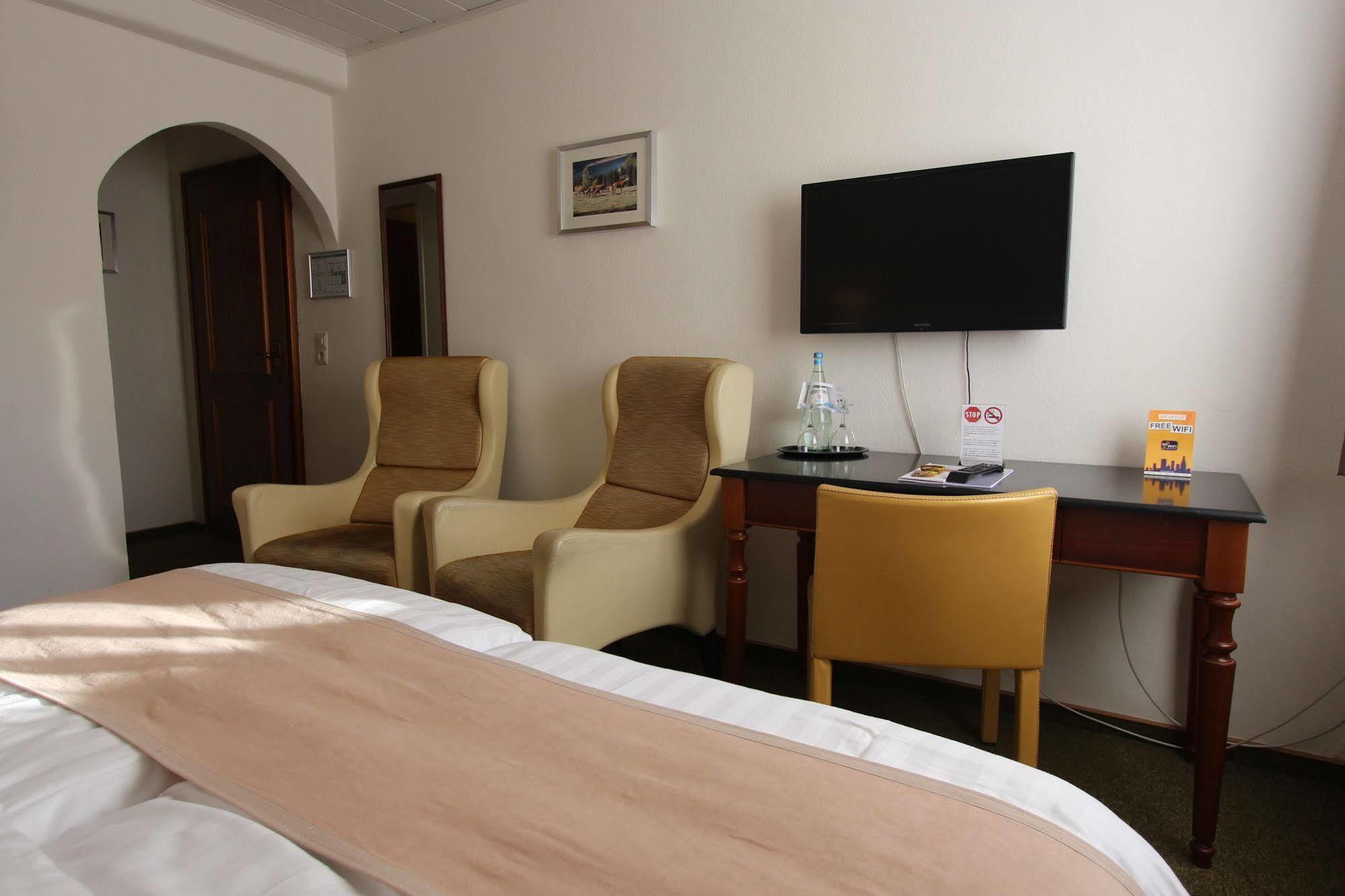 Boutique Hotel Restaurant Hollerather Hof Гелленталь Екстер'єр фото