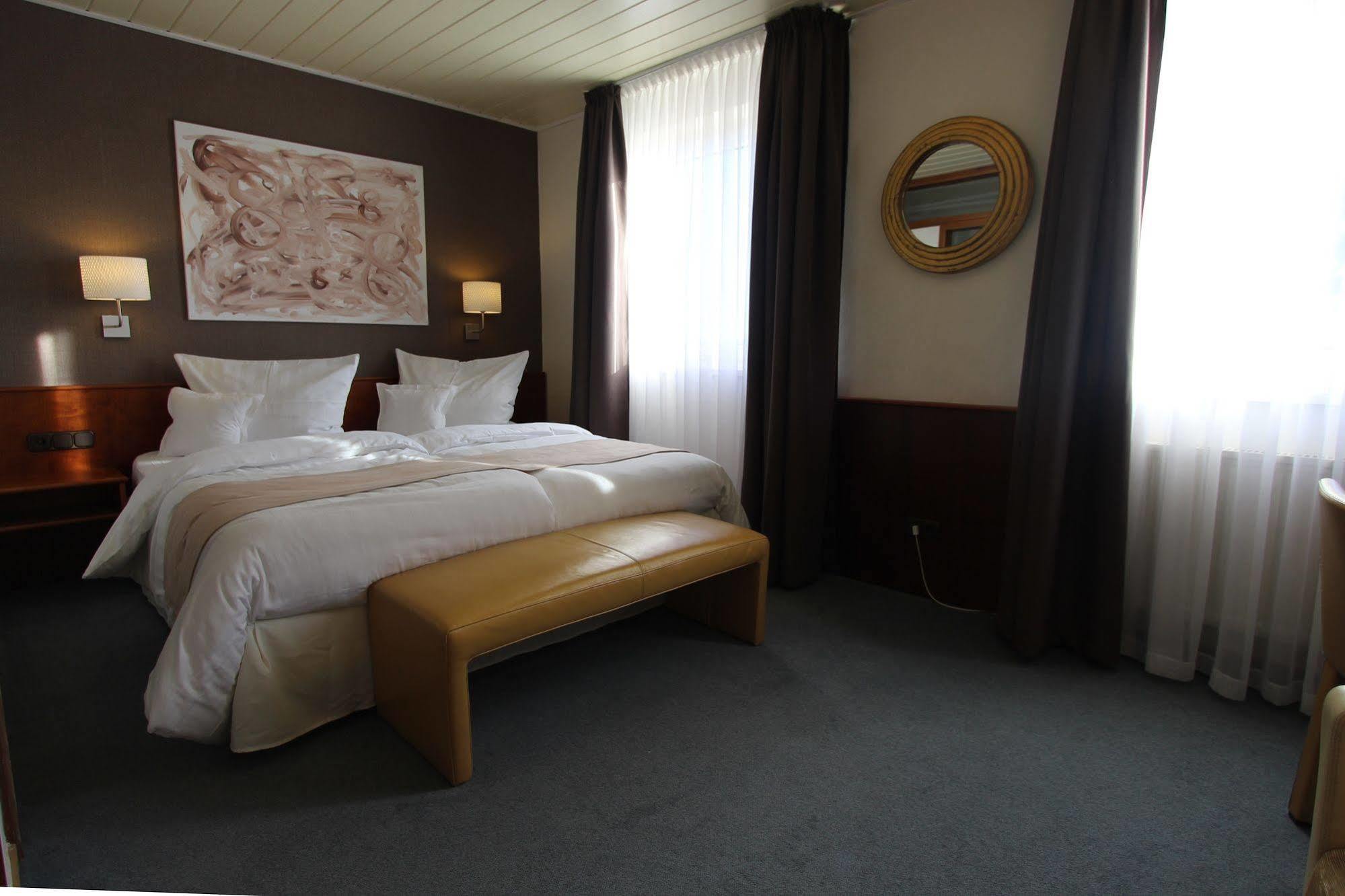 Boutique Hotel Restaurant Hollerather Hof Гелленталь Екстер'єр фото